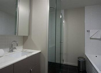 Aparthotel Apartments @ Docklands