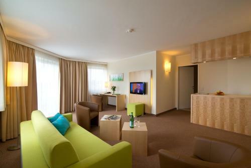 Momentum Hotel