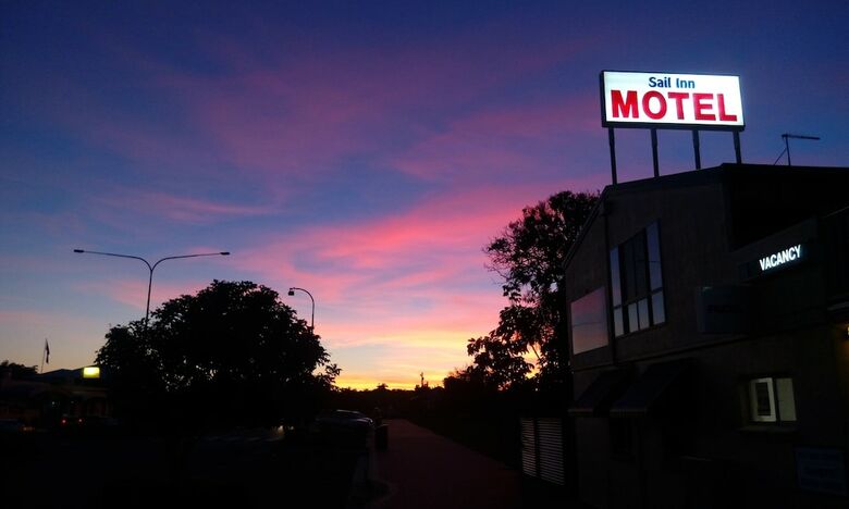 Sail Inn Motel