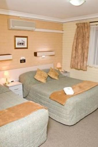 Young Goldrush Motel