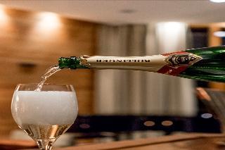 Nidum - Casual Luxury Hotel