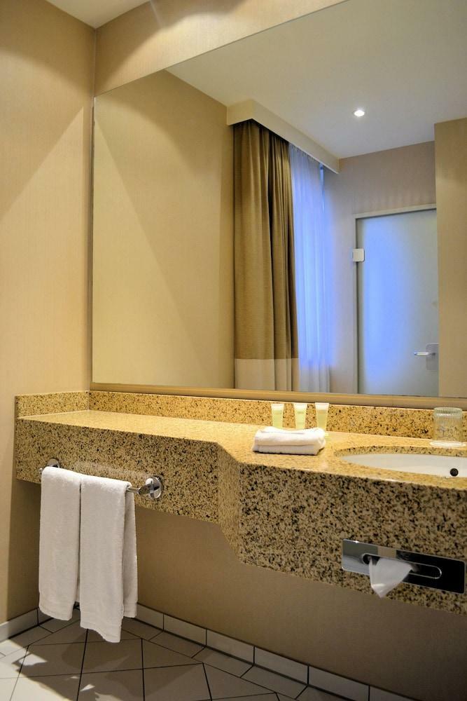 Hotel Courtyard By Marriott Duesseldorf Seestern