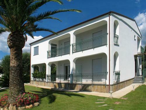 Bed & Breakfast Villa Comics