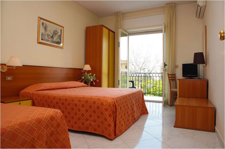 Hotel Iside