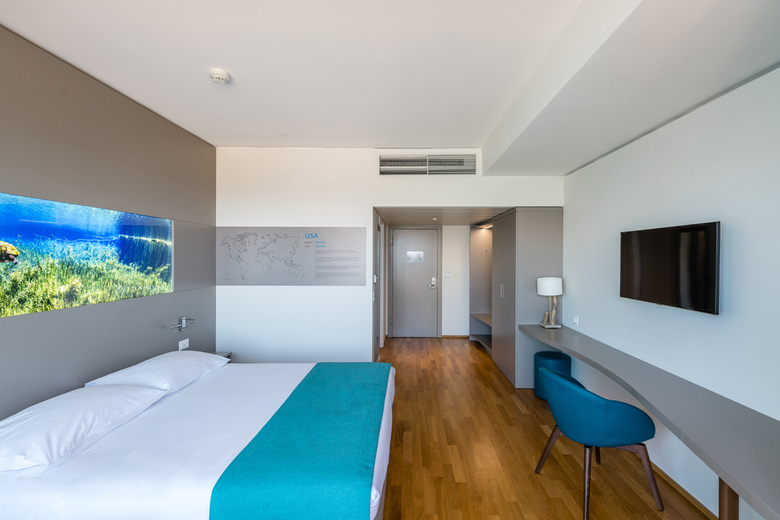 Aquatis Hotel