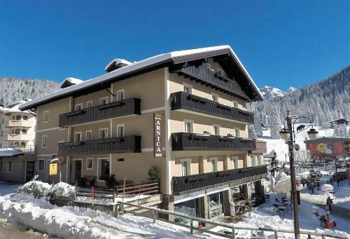Hotel Arnica Garn�