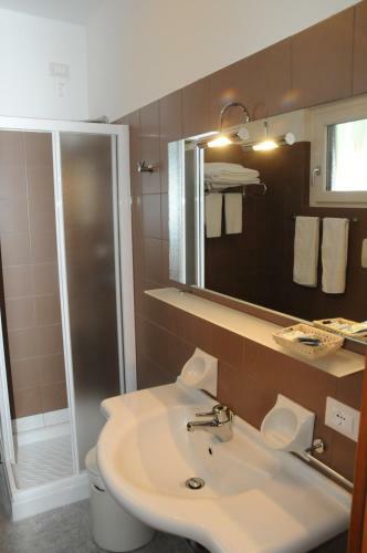 Hotel Arnica Garn�
