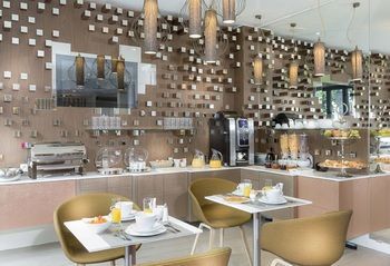 Hotel Eiffel Segur