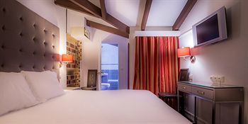 Hotel Eiffel Segur