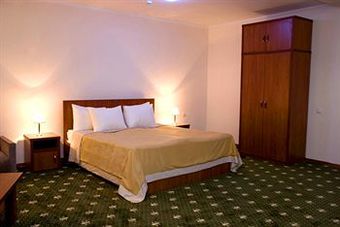Hotel Bazaleti Palace