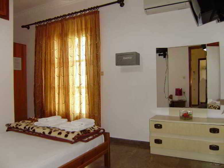 Nicolas Studios & Apartments