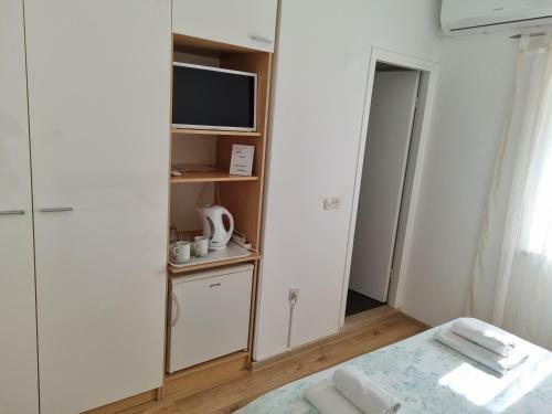 Hostal Guesthouse Franica