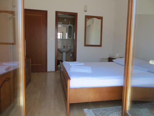 Apartments And Rooms Rogosic