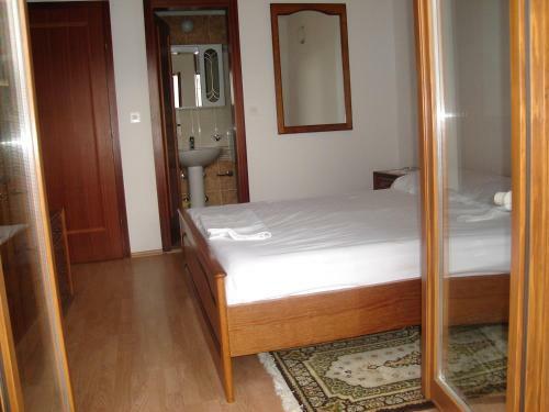 Apartments And Rooms Rogosic