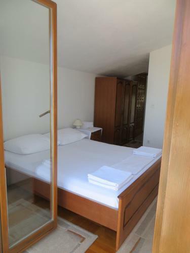 Apartments And Rooms Rogosic