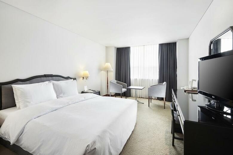 Hotel President