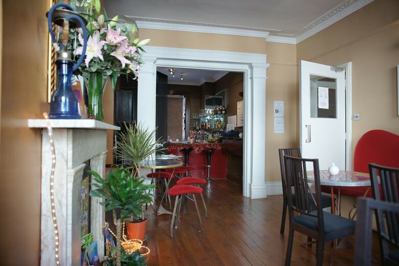 Hostal The Oriental - Guest House