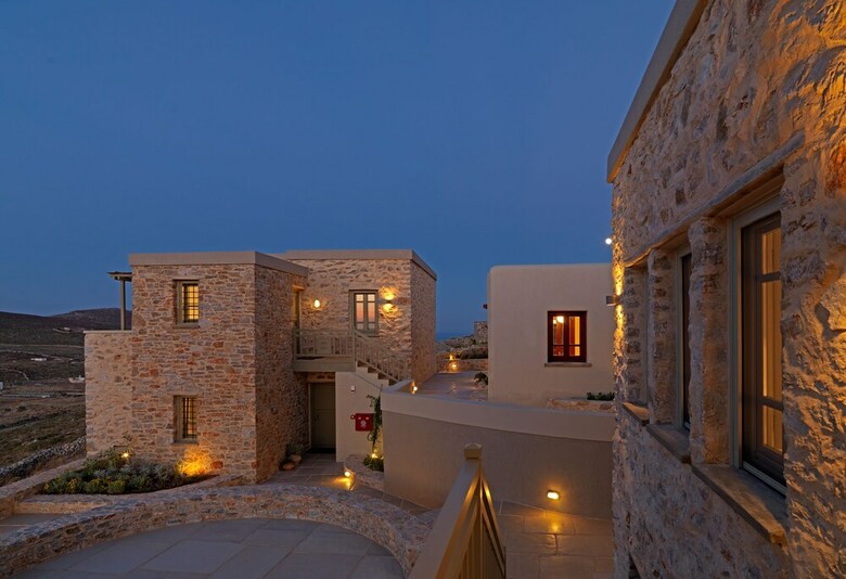 Hotel Themonies Luxury Suites
