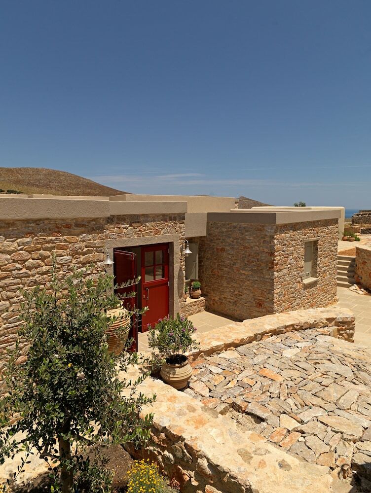 Hotel Themonies Luxury Suites