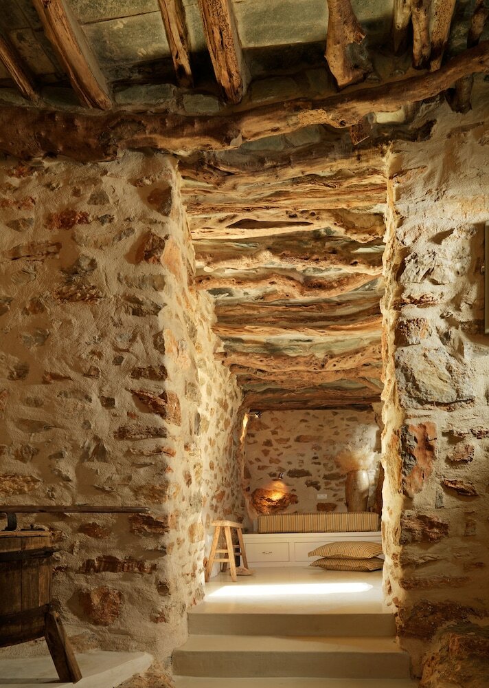 Hotel Themonies Luxury Suites