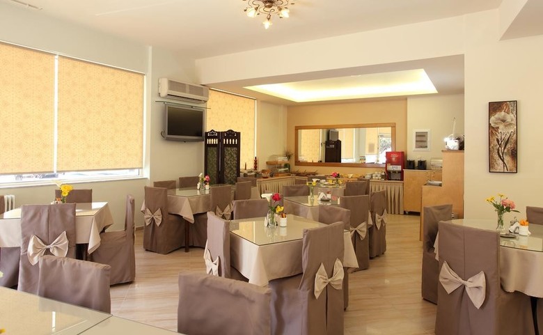 Kronos Hotel