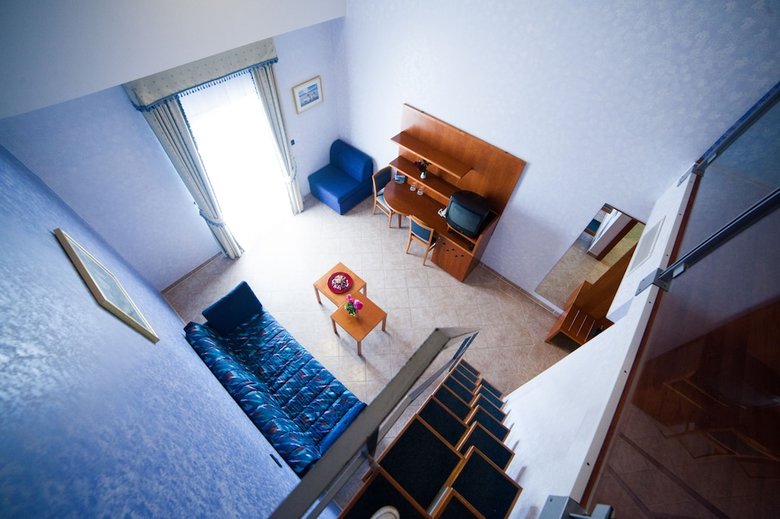 Hotel Zlatni Lav