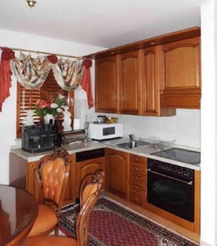 Homerez - Apartment Raska Ul. II
