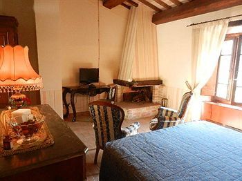 Bed & Breakfast Antico Casale Urbani