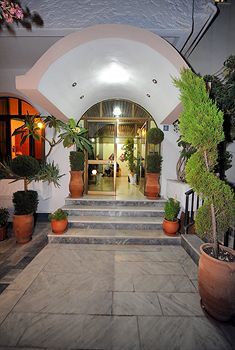 Paradise Hotel