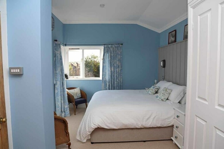 Bed & Breakfast Holly Tree House