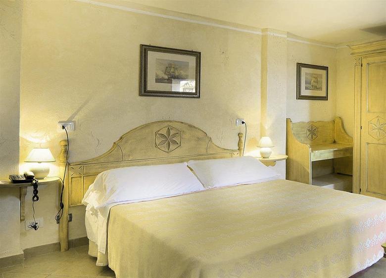 Colonna Beach Hotel
