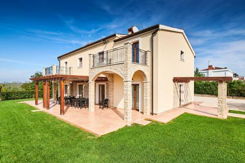 Hostal Villa Bu??ina