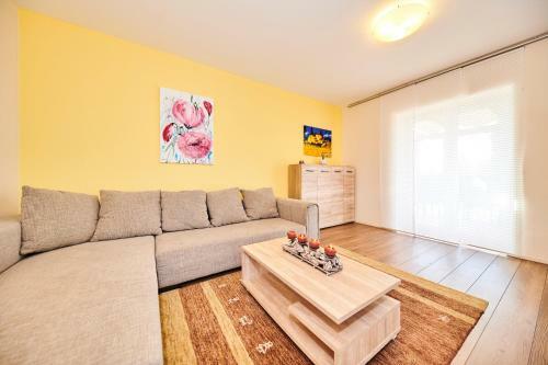 Hostal Villa Bu??ina