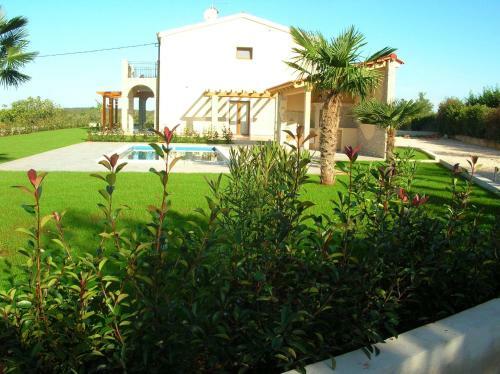 Hostal Villa Bu??ina