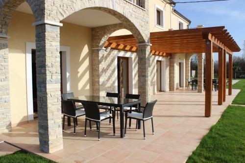 Hostal Villa Bu??ina