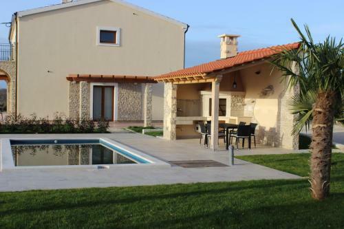 Hostal Villa Bu??ina