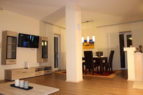 Hostal Villa Bu??ina