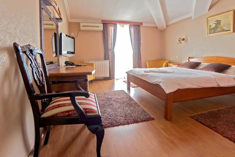 Hotel Holiday