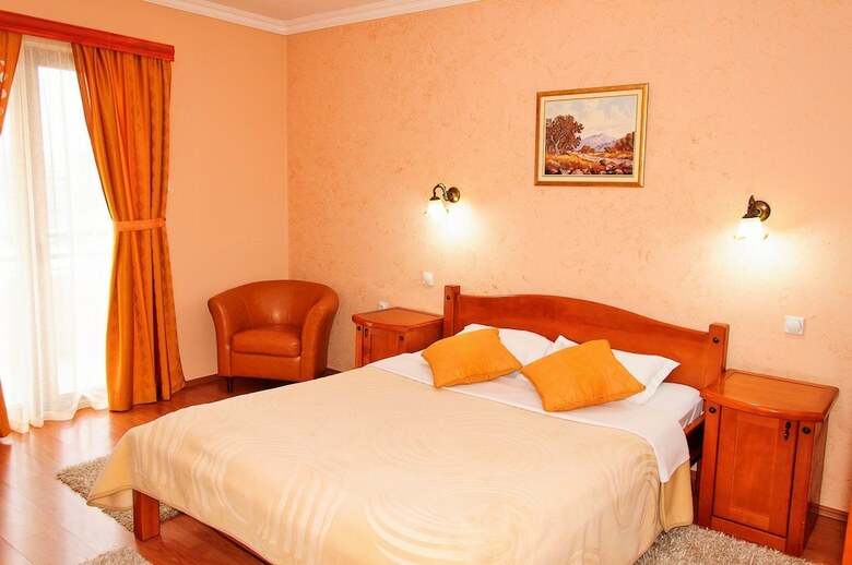 Hotel Holiday