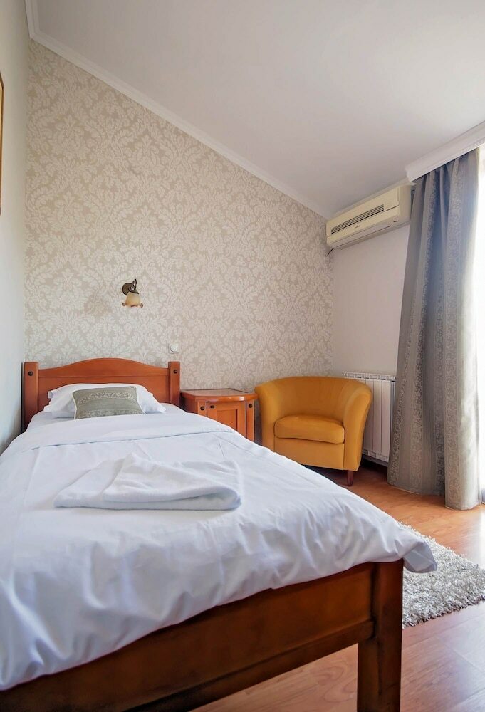 Hotel Holiday