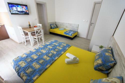 Apartments Sari?