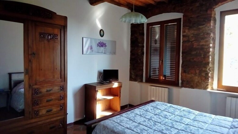 Hostal Tuskany Stonehouse