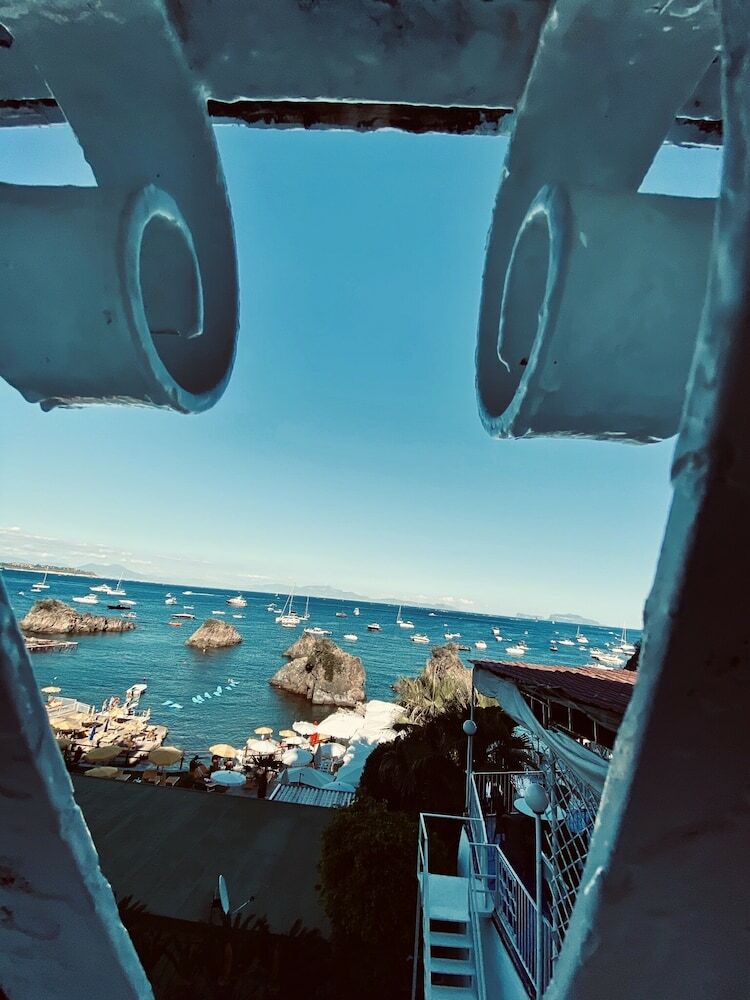 Strand Hotel Delfini