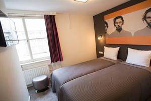 Quentin Golden Bear Hotel