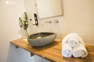 Quentin Golden Bear Hotel