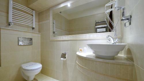 Hotel Diament Arsenal Palace Katowice - Chorz�w