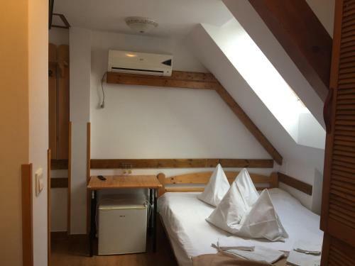 Hostal Pension Green Park
