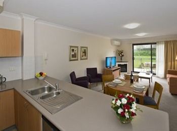 Hotel Leisure Inn Spires