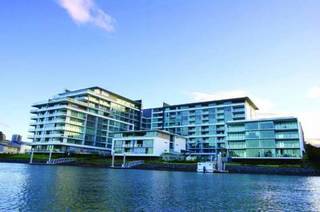 Hotel Freshwater Point Resort