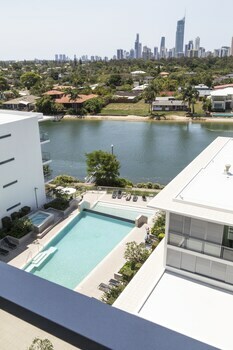 Hotel Freshwater Point Resort